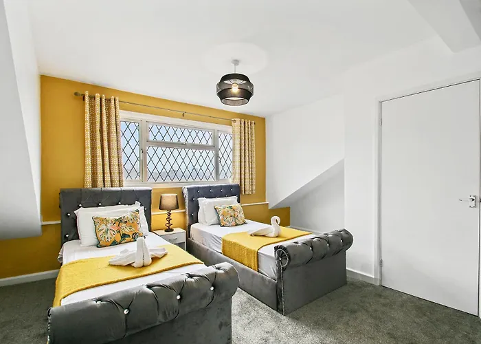 In Woodhouse, Leeds * Leeds (West Yorkshire)