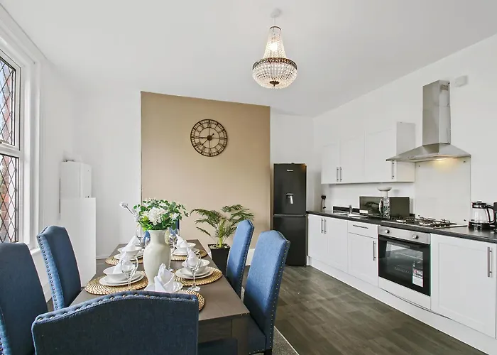 In Woodhouse, Leeds Holiday home